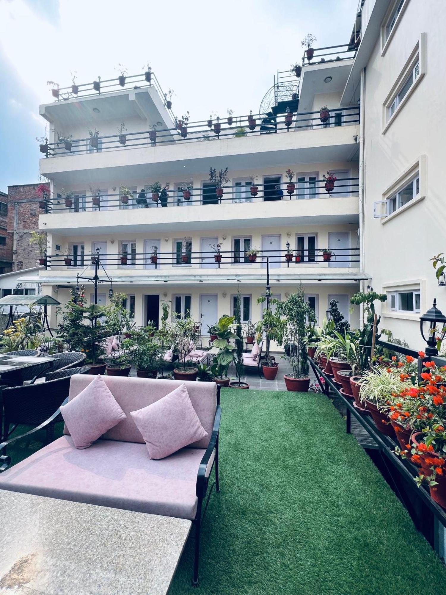 Hotel Kathmandu Base Camp Экстерьер фото